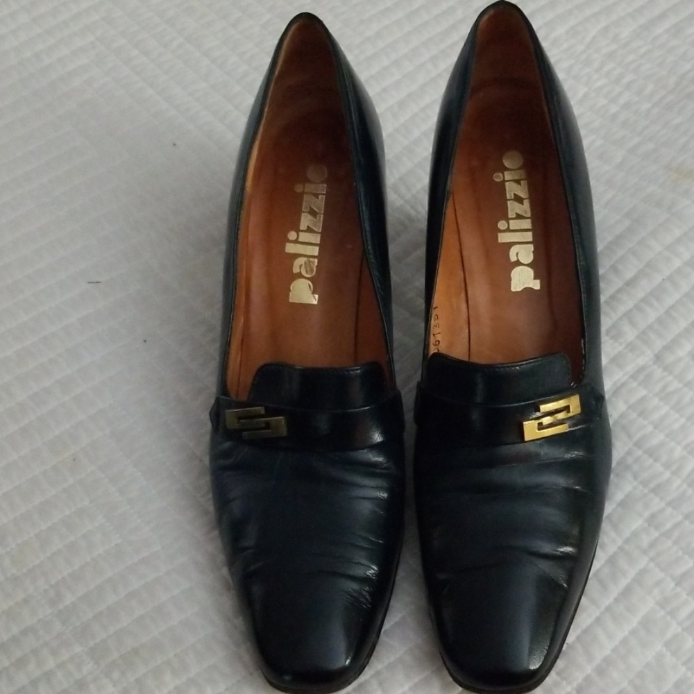 Palizzio Black Platform Pumps